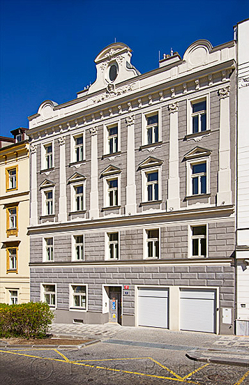 Nadstandardní rekonstrukce činžovního domu na pražských Hradčanech